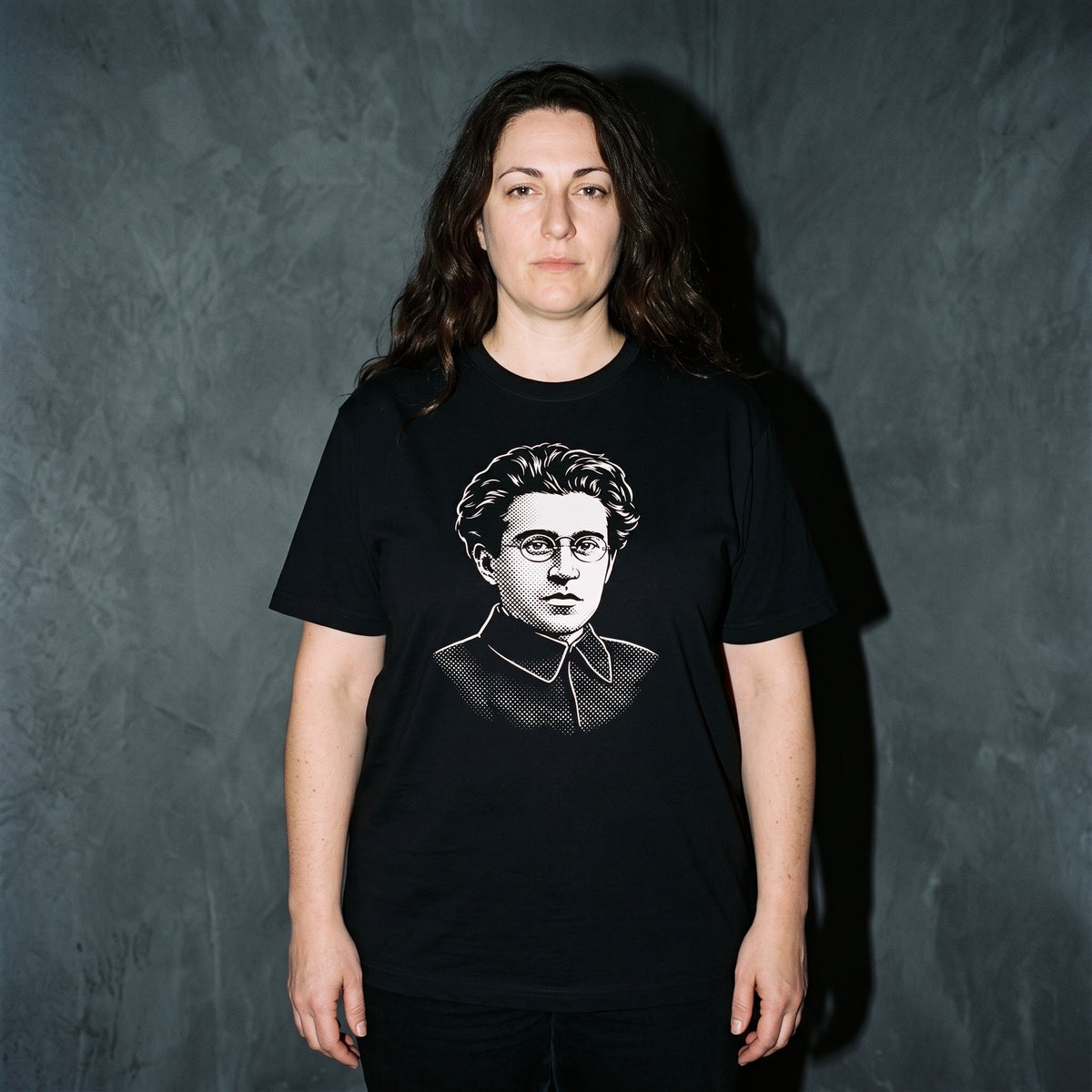 Woman wearing the Antonio Gramsci black graphic tee