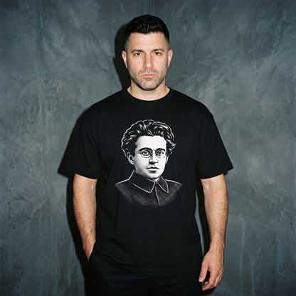 Man wearing the Antonio Gramsci black graphic tee